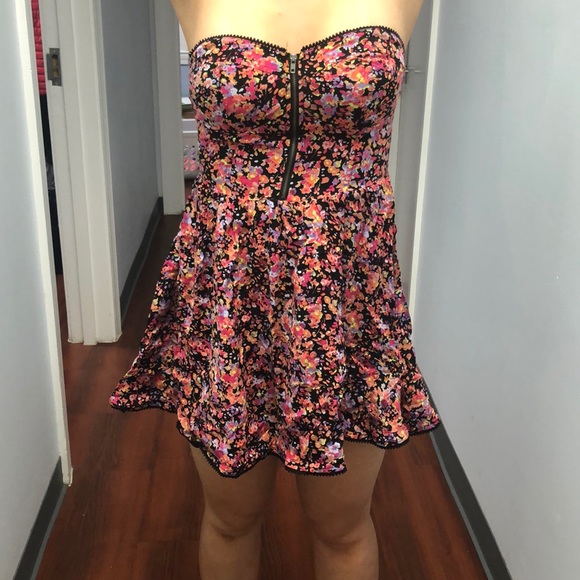 Strapless floral mini dress - Picture 1 of 8